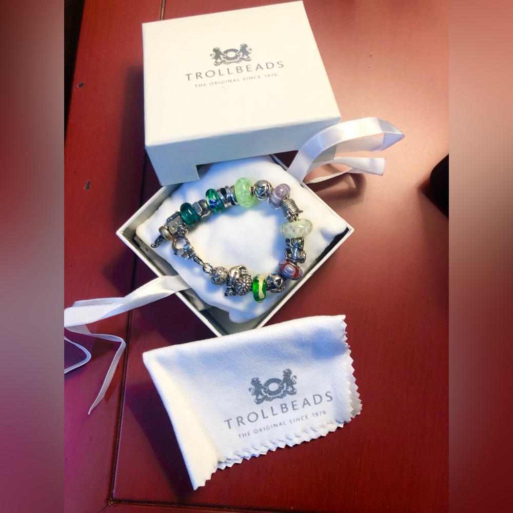 Trollbeads Bracelet,Original Box, Approx 7”, 17 Charms/Beads Excellent Condition - Picture 2 of 15